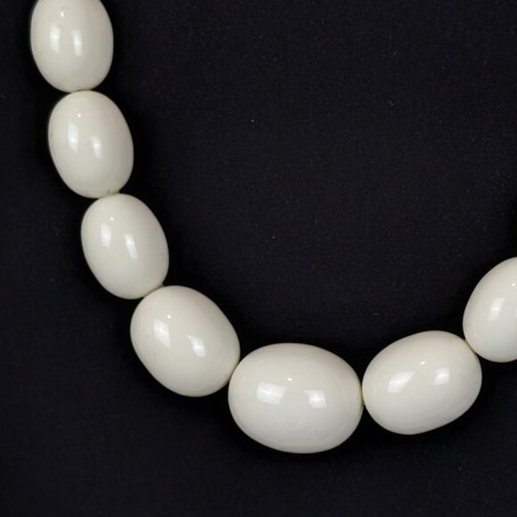 V. Off-White Lucite Graduated Beaded Necklace - Picture 2 of 6